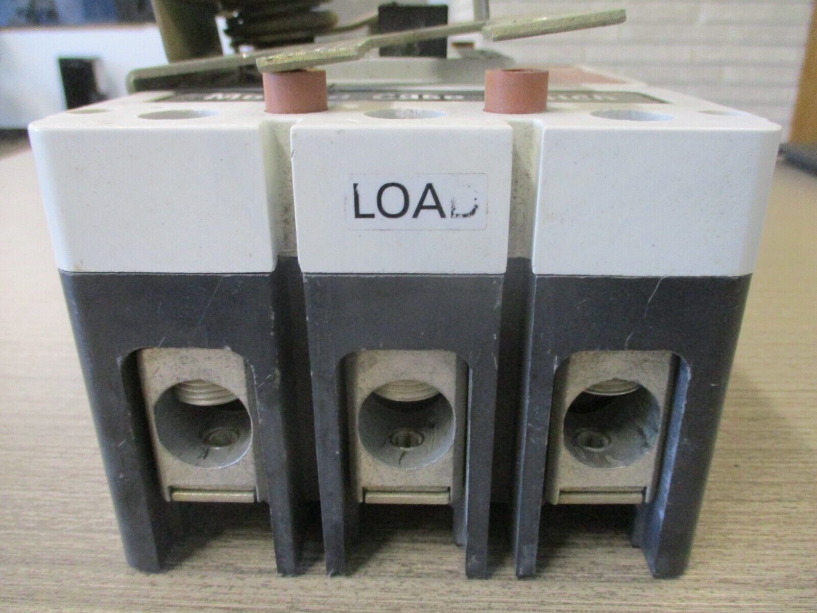 Cutler-Hammer Breaker Disconnect KD3400KZ02 400A 600V 3P Used.