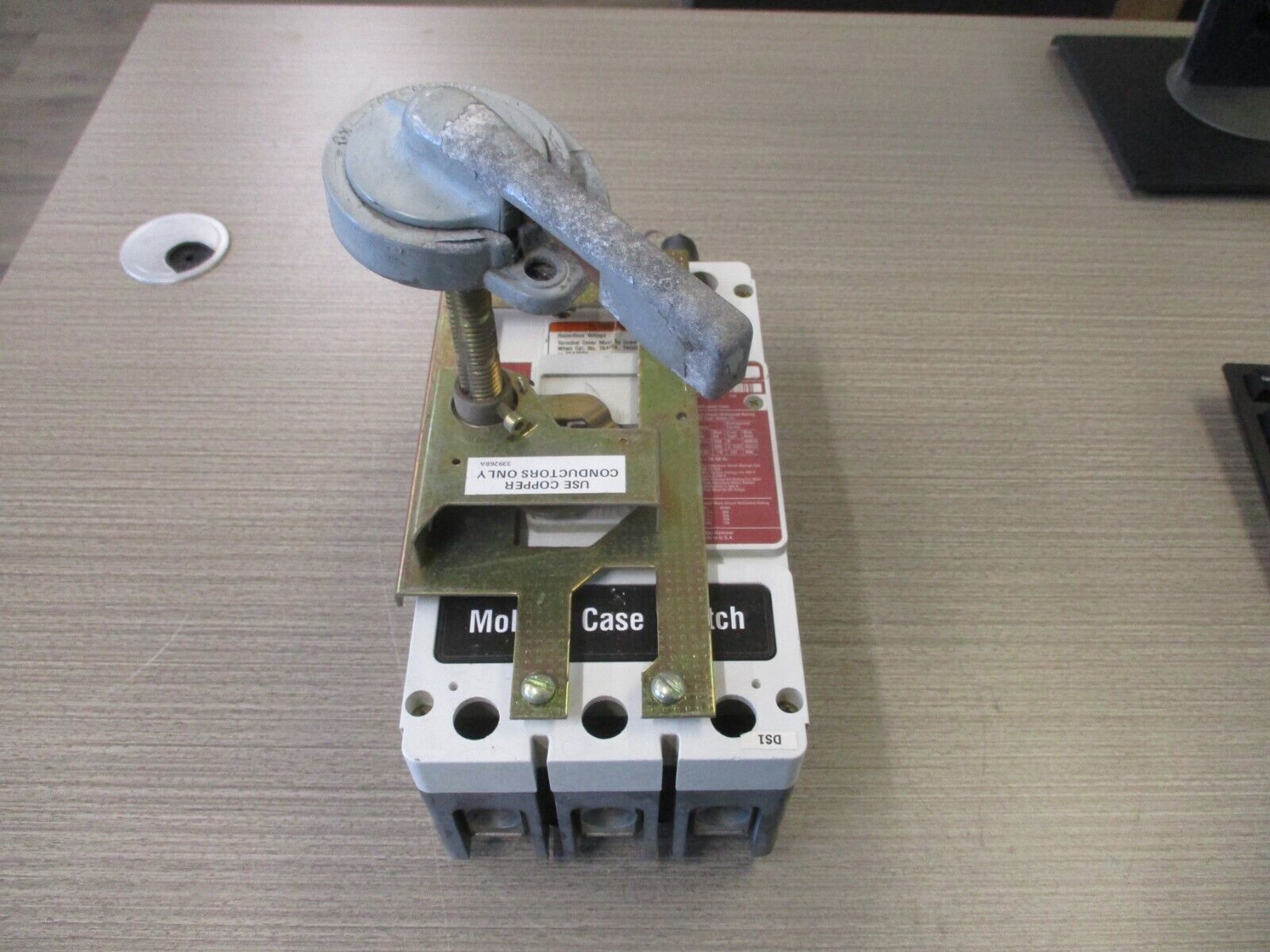 Cutler-Hammer Breaker Disconnect KD3400KZ02 400A 600V 3P Used.