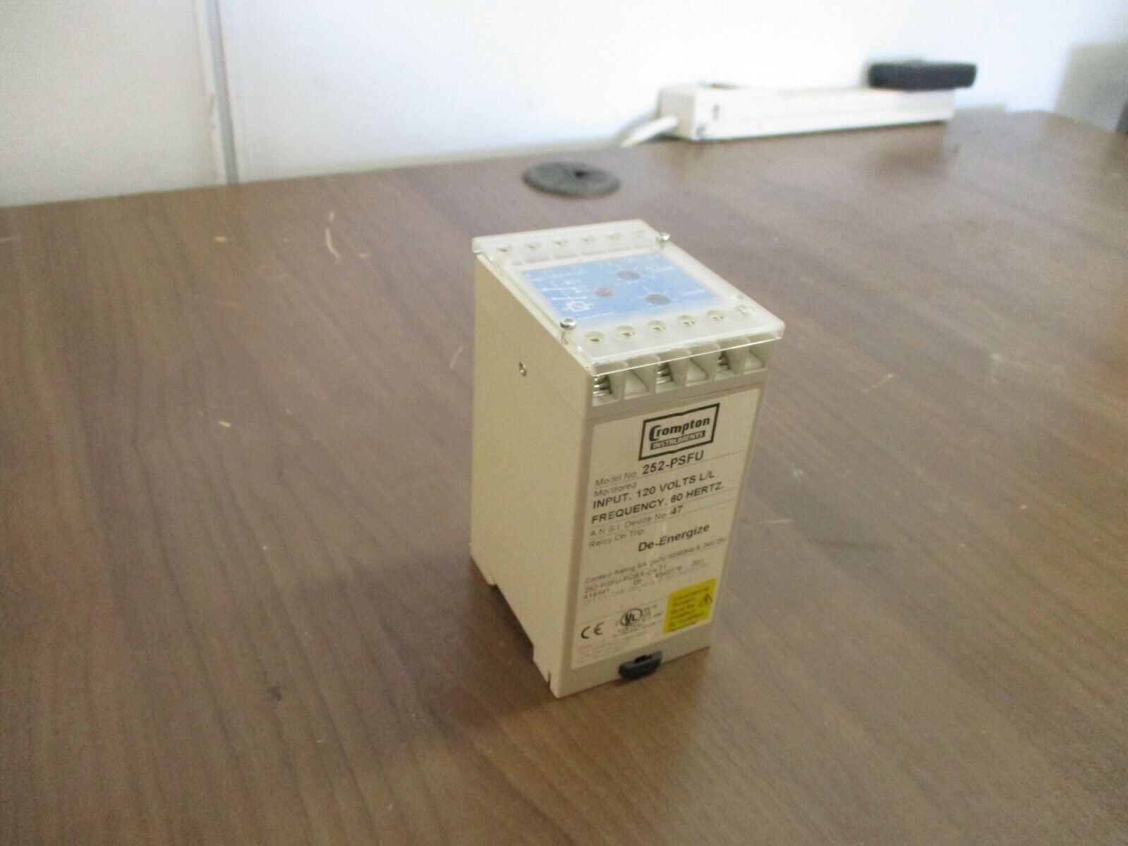 Crompton Protector Phase Monitor Relay 252-PSFU-PQBX-C6-T1 120V 60Hz Used