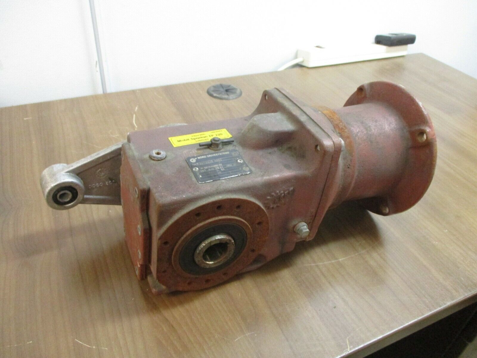 Nord Gear Reducer SK 92172AZD N56C Ratio 28.24:1 1062 lb-In 62 RPM Out Used