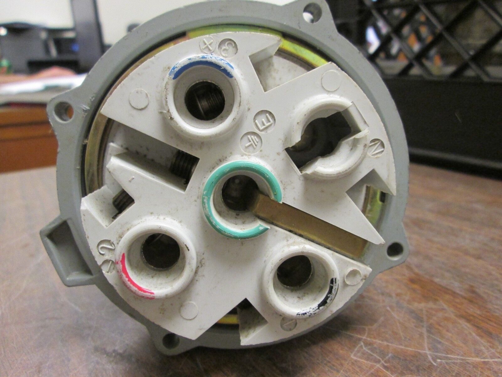 Meltric Plug DS 100A 600V 100A 4W Used