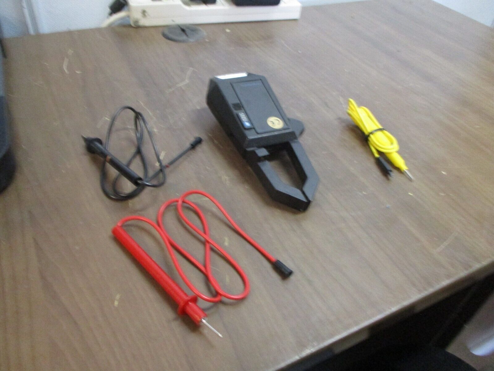 TIF Instruments Tif 1000 Clamp on Meter TIF1000LED Volts/Ohms Used