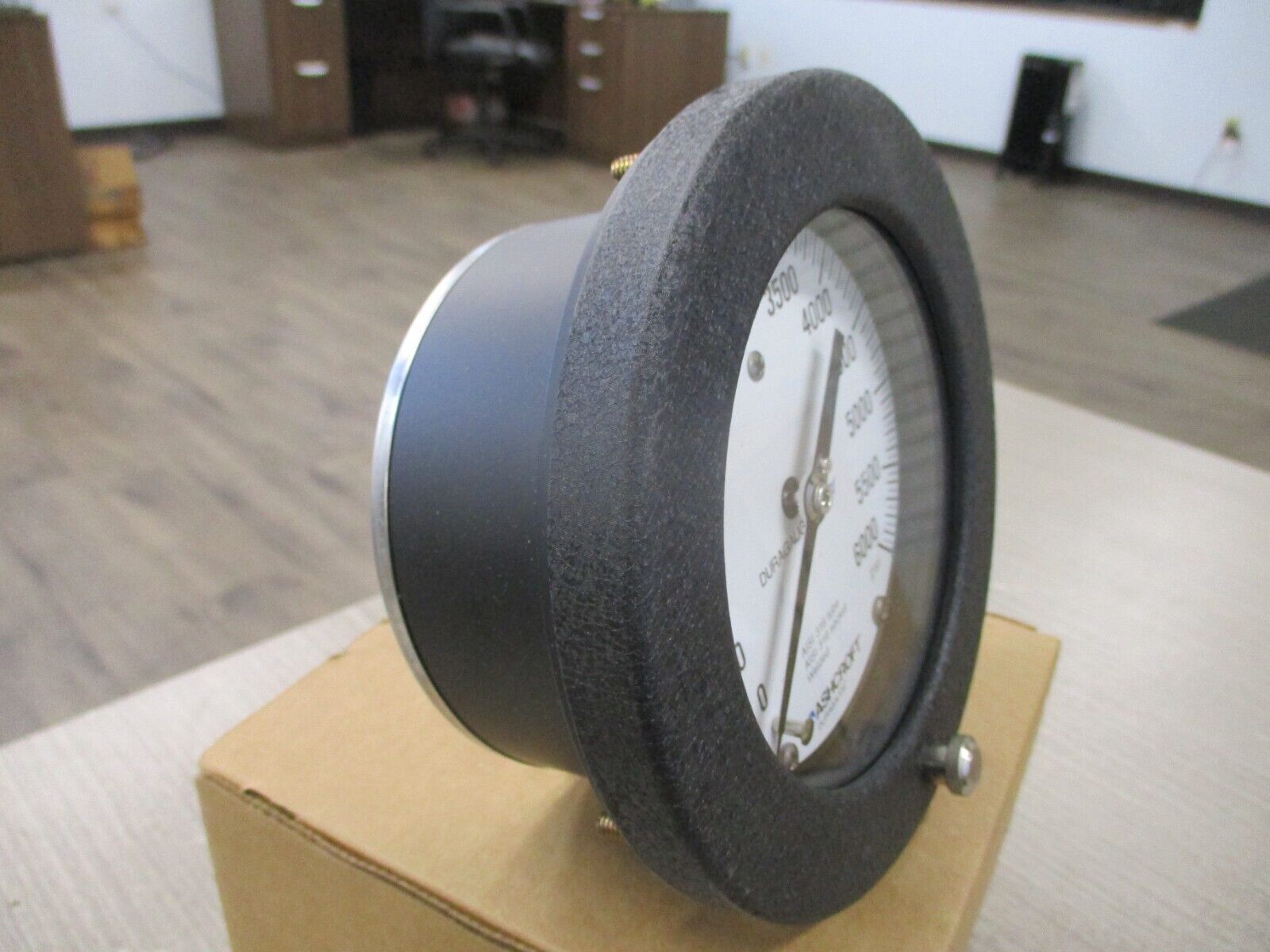 Ashcraft Duragauge Pressure Gauge 45-1377-SS-02B-6000# New Surplus