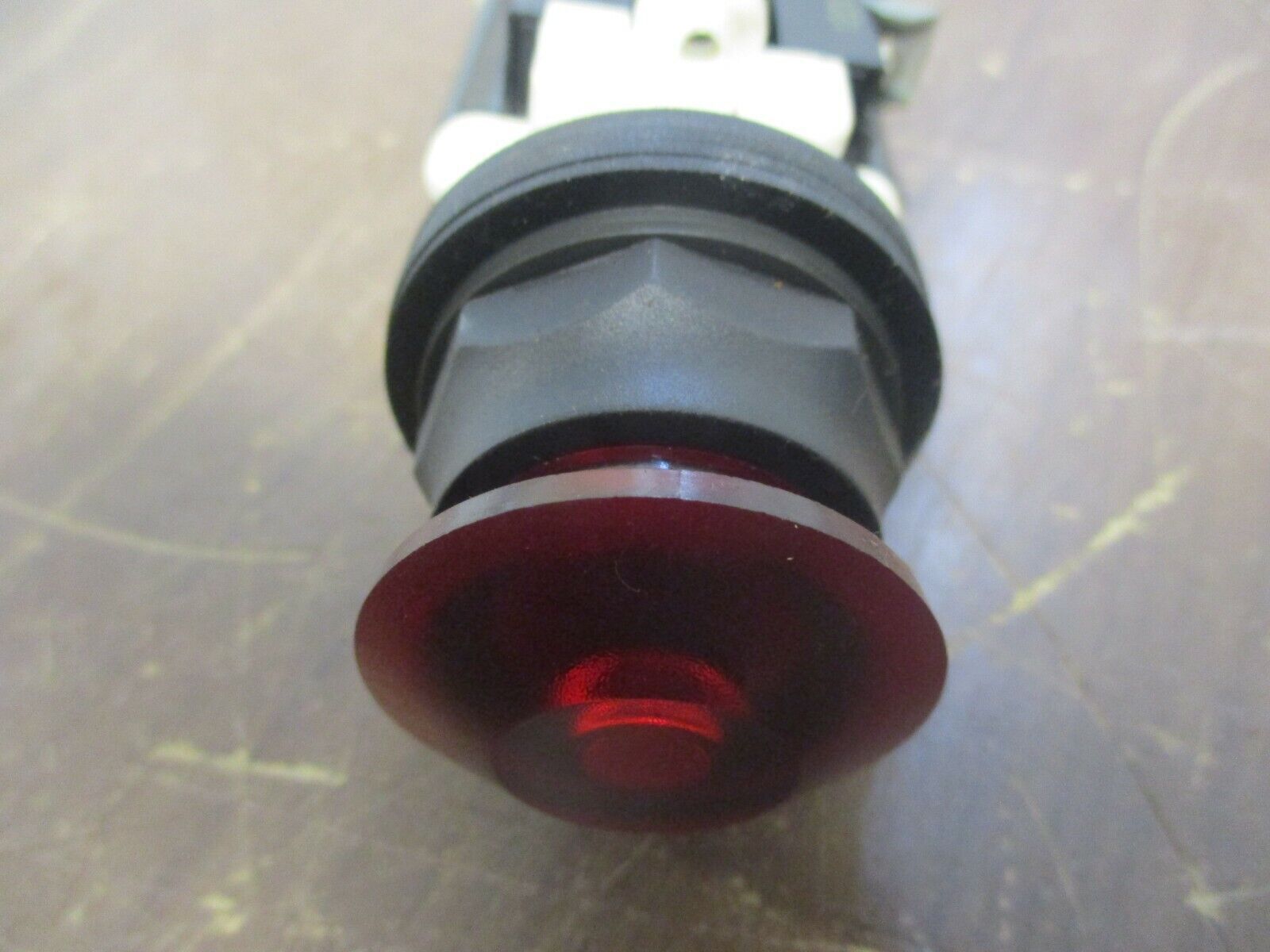 Westinghouse Illuminated Push Button PB1T1B Model B 120V 60Hz Red Used