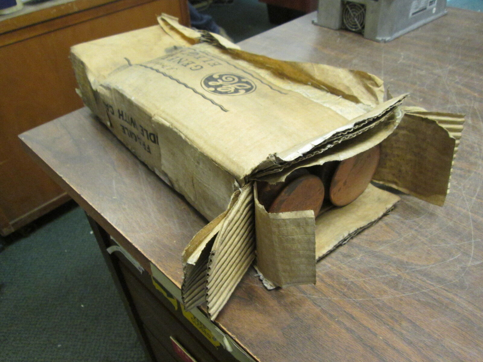 GE Type EJ 0-1DD Fuse 9F62FCB300 5.5KV 300A New Surplus