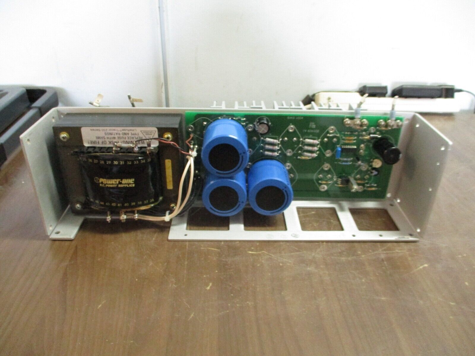 Power-One DC Power Supply F24-12-A Output: 24V/12A or 28V/10A Used