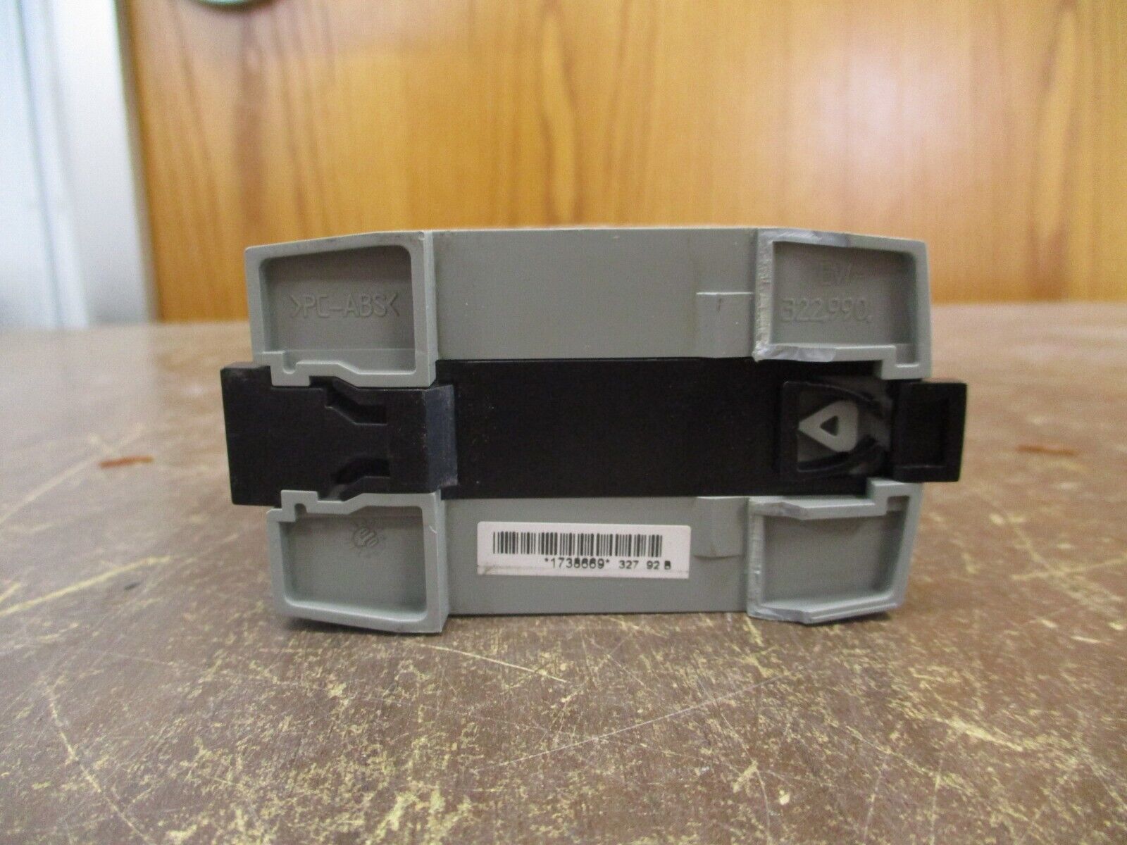 Sola Power Supply SDP2-24-100 50W Output: 24-28VDC 2.1A *Chipped Bottom* Used