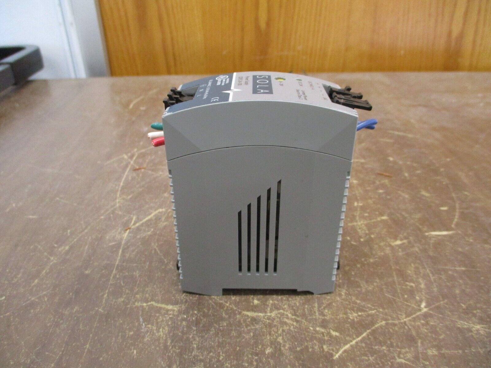 Sola Power Supply SDP2-24-100 50W Output: 24-28VDC 2.1A *Chipped Bottom* Used