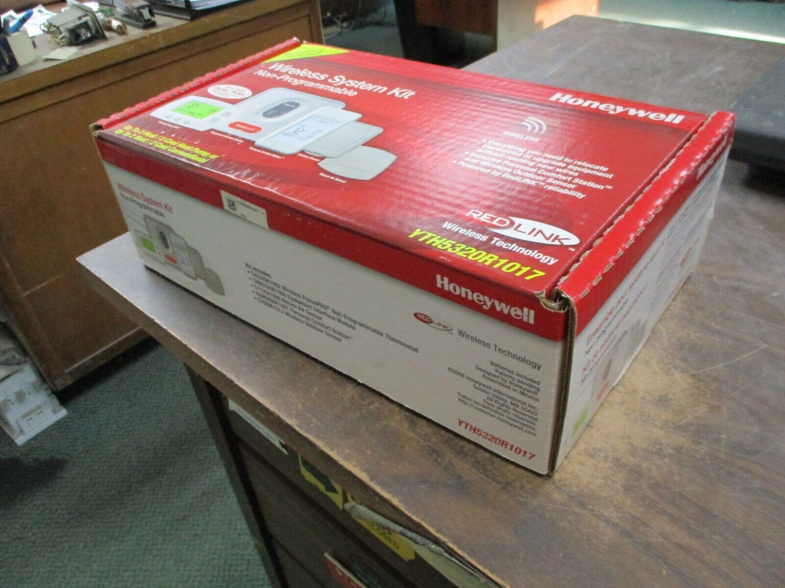 Honeywell Red Link Wireless Thermostat System Kit YTH5320R1017 18-30V 50/60Hz