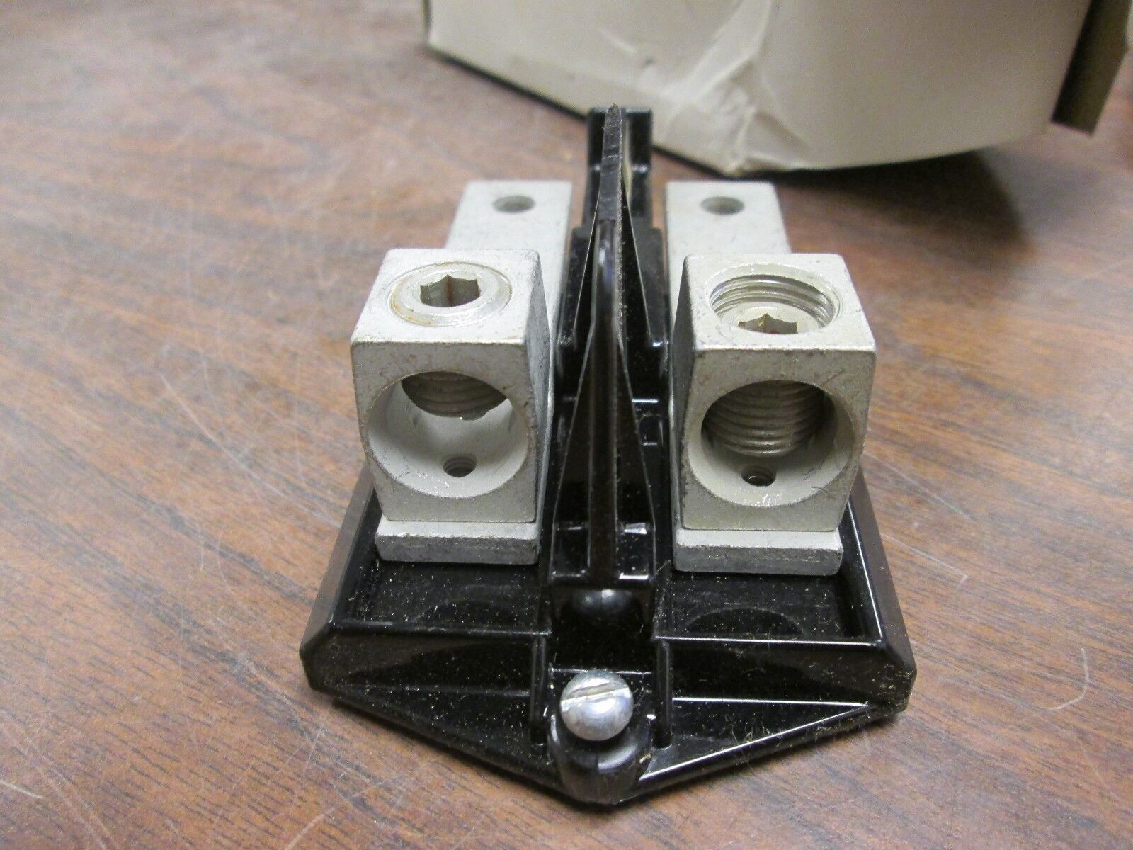 GE Master Main Lug Kit TLK150 150A 120-240V 2P New Surplus