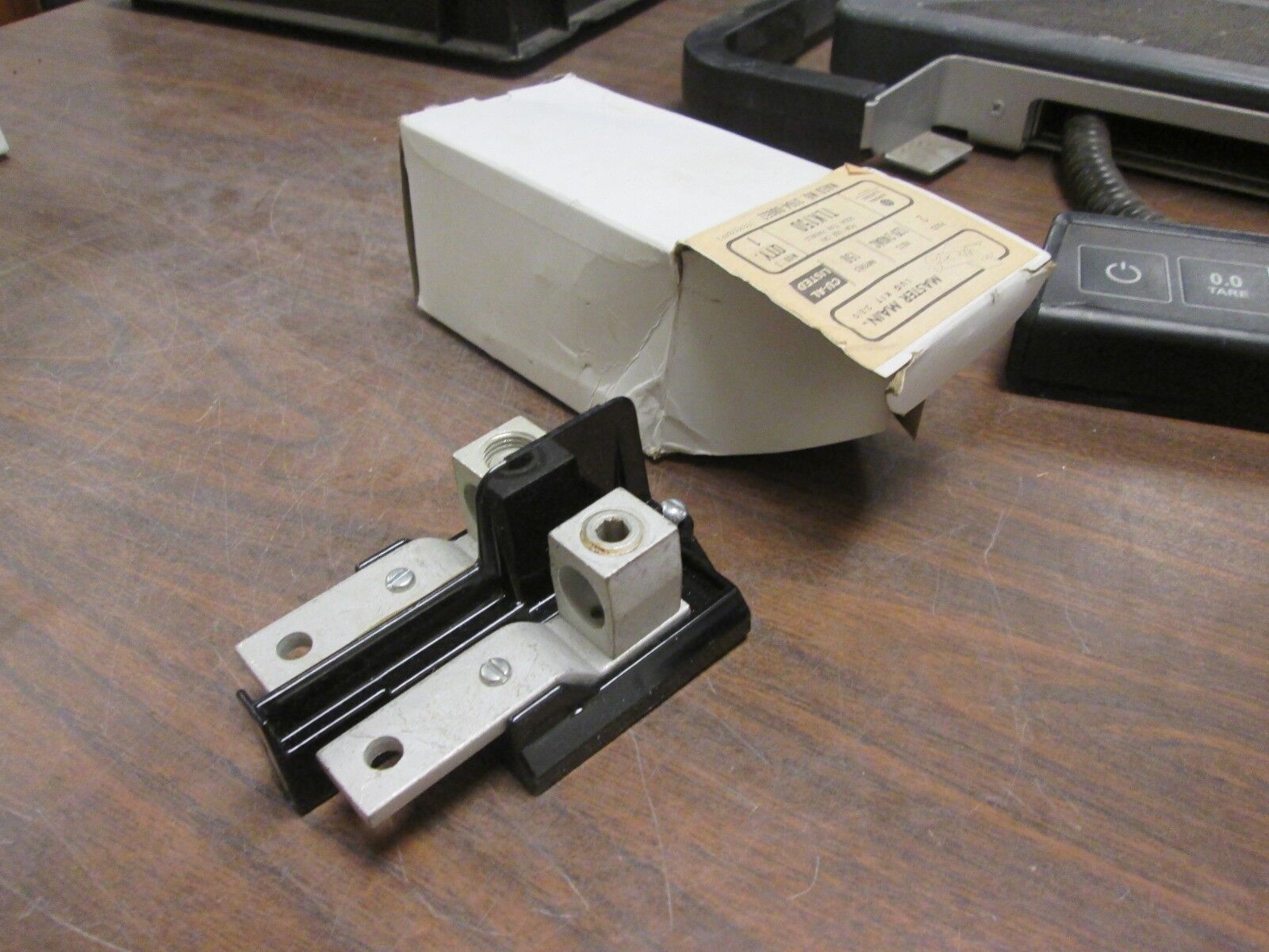 GE Master Main Lug Kit TLK150 150A 120-240V 2P New Surplus