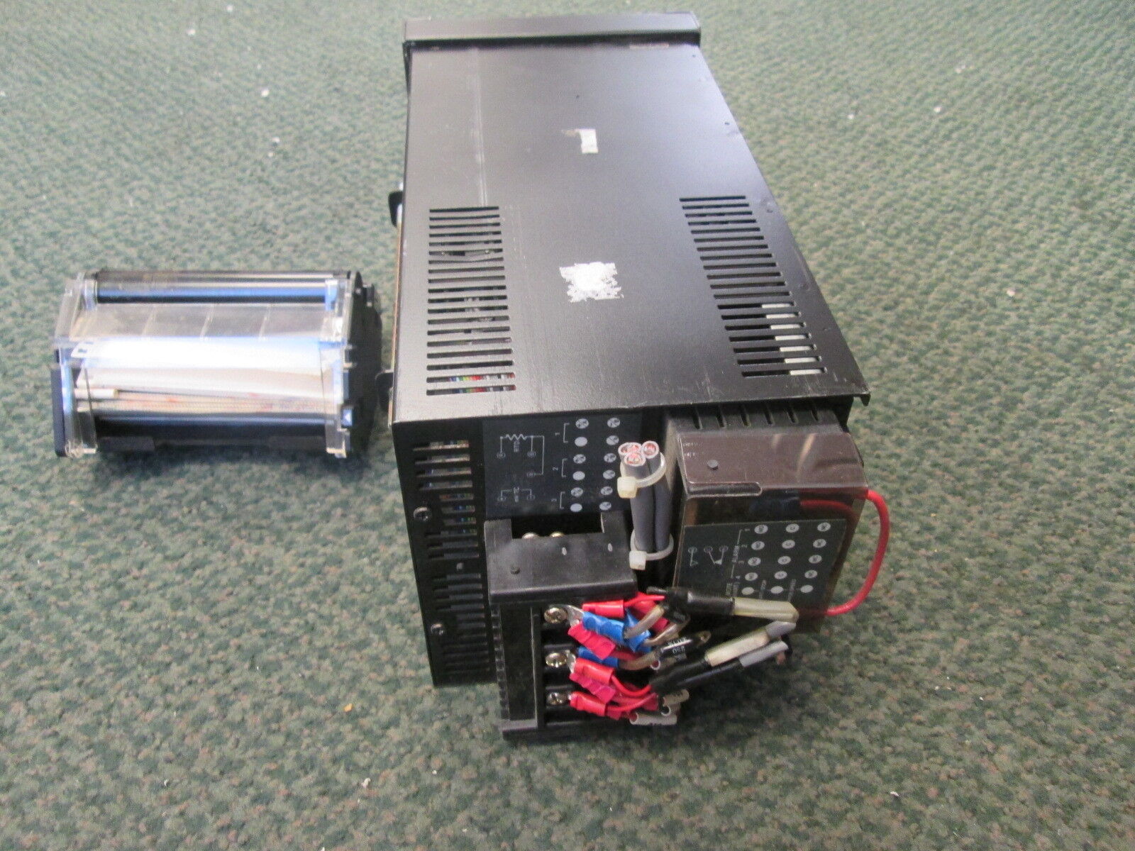 Yokogawa UR100 Recorder 4153-333-32/BU/AK-04/REM 115V 60Hz Used