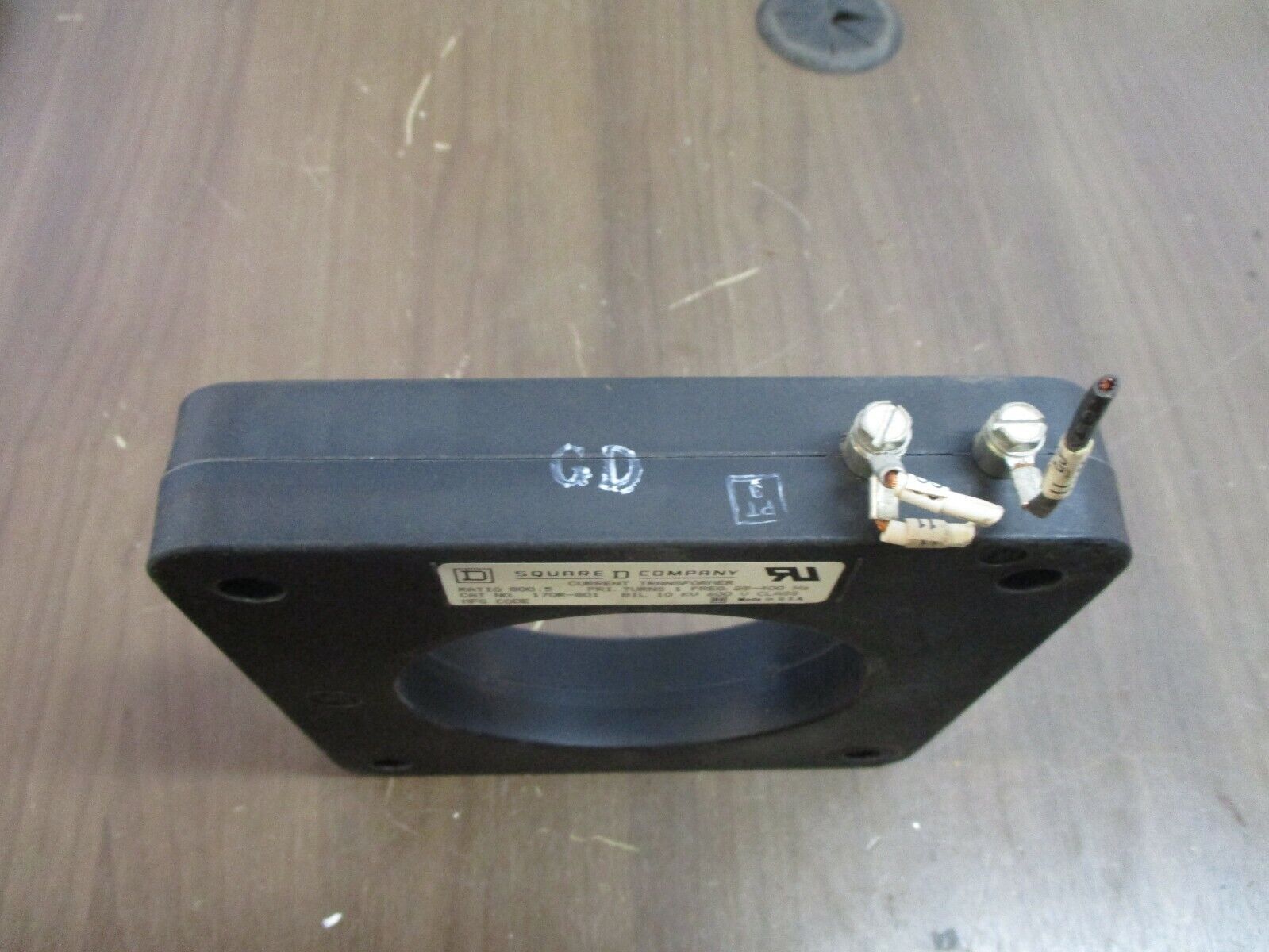 Square D Current Transformer 170R-801 Ratio 800:5A 600V 25-400Hz 10kV BIL Used