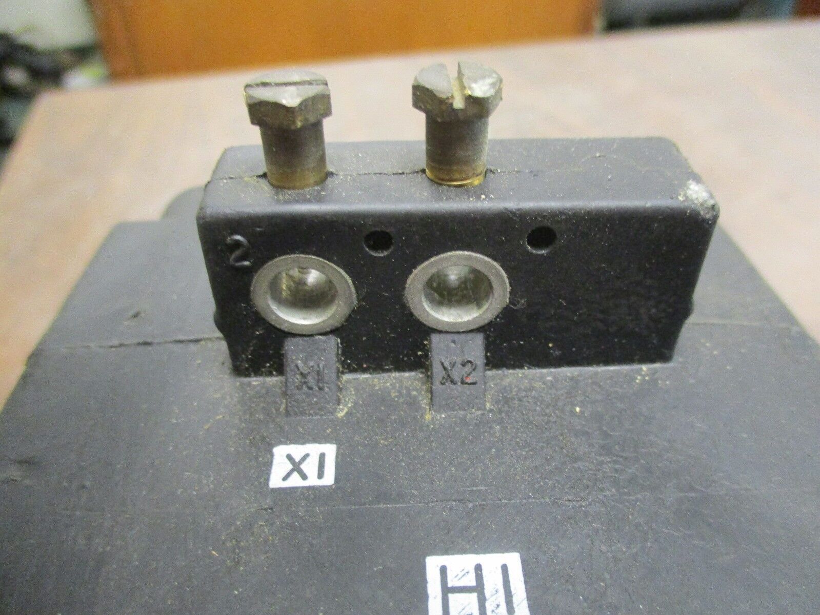 Schlumberger Type R6M Current Transformer 92352-185 Ratio 600:5A 10KV BIL Used