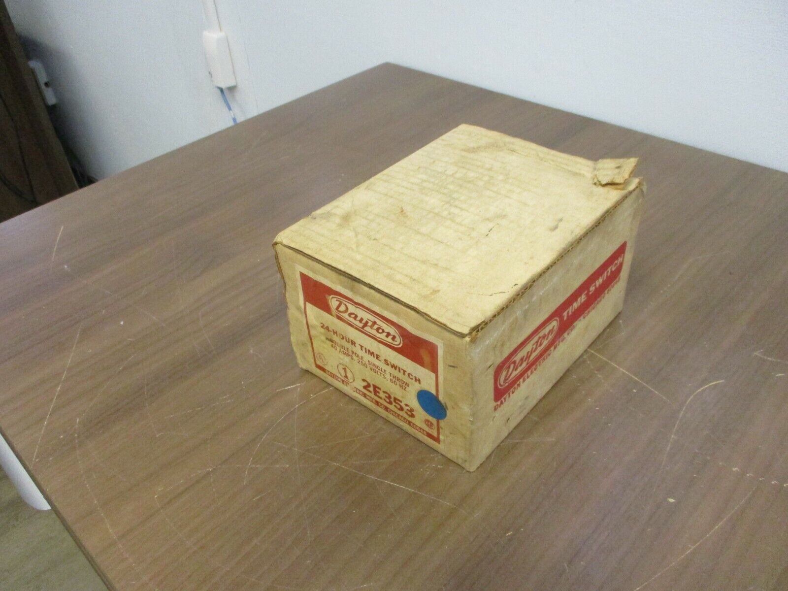 Dayton 24-Hour Time Switch 2E353 40A 250V 60Hz New Surplus