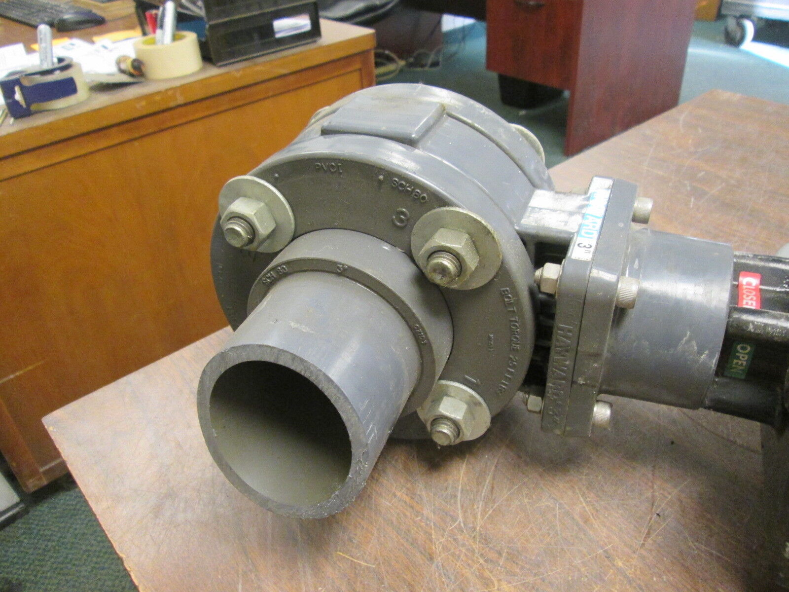 Hayward Actuating Butterfly Valve EVS3 KX2 PVC Body Torque: 300in/lbs 115V Used