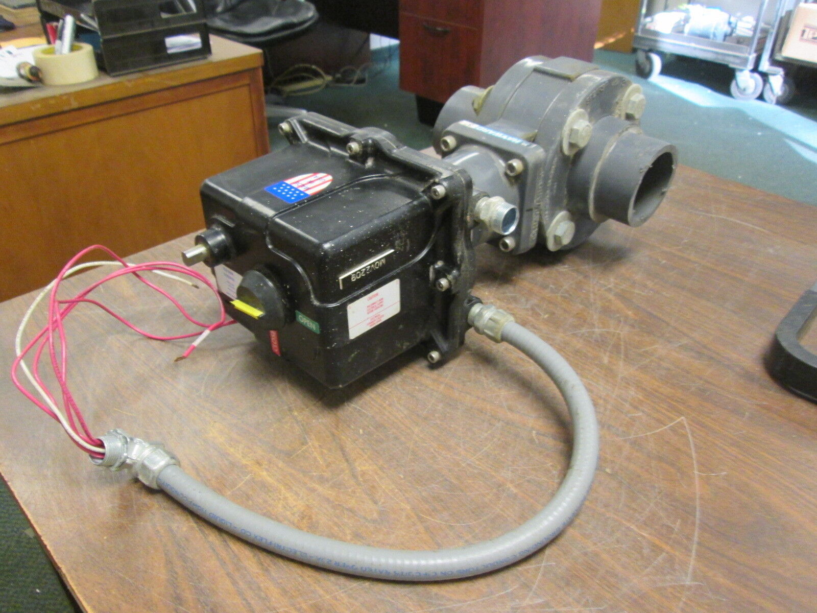 Hayward Actuating Butterfly Valve EVS3 KX2 PVC Body Torque: 300in/lbs 115V Used