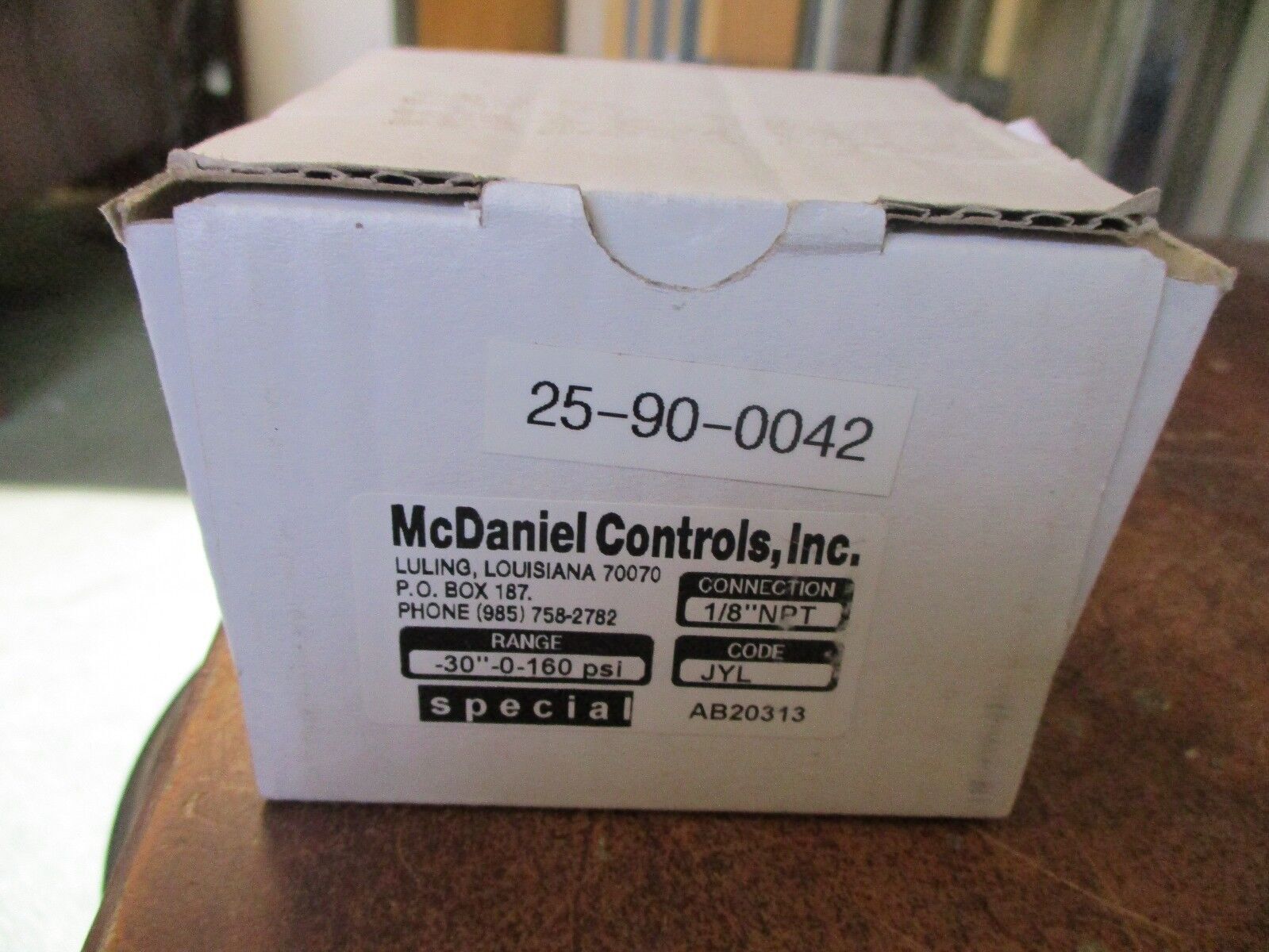 McDaniel Controls Pressure gauge AB20313 Range-30"-0-160 PSI New Surplus