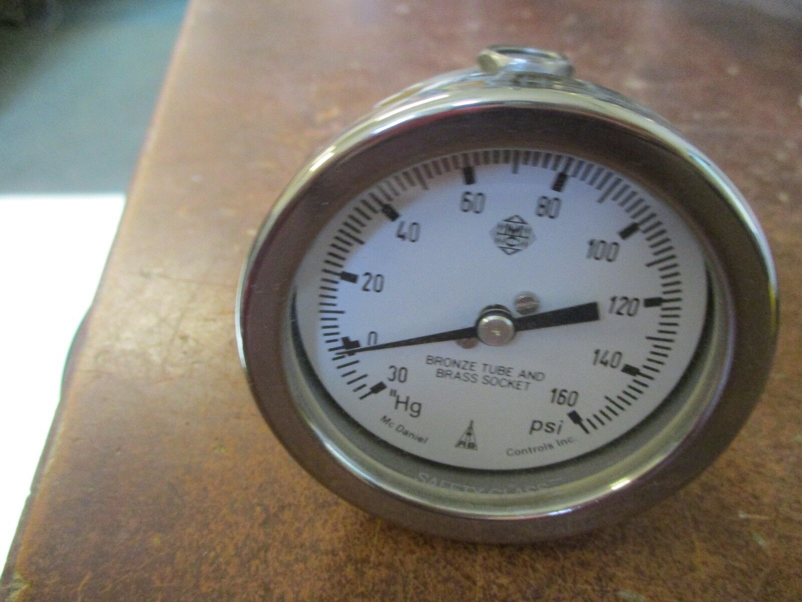 McDaniel Controls Pressure gauge AB20313 Range-30"-0-160 PSI New Surplus