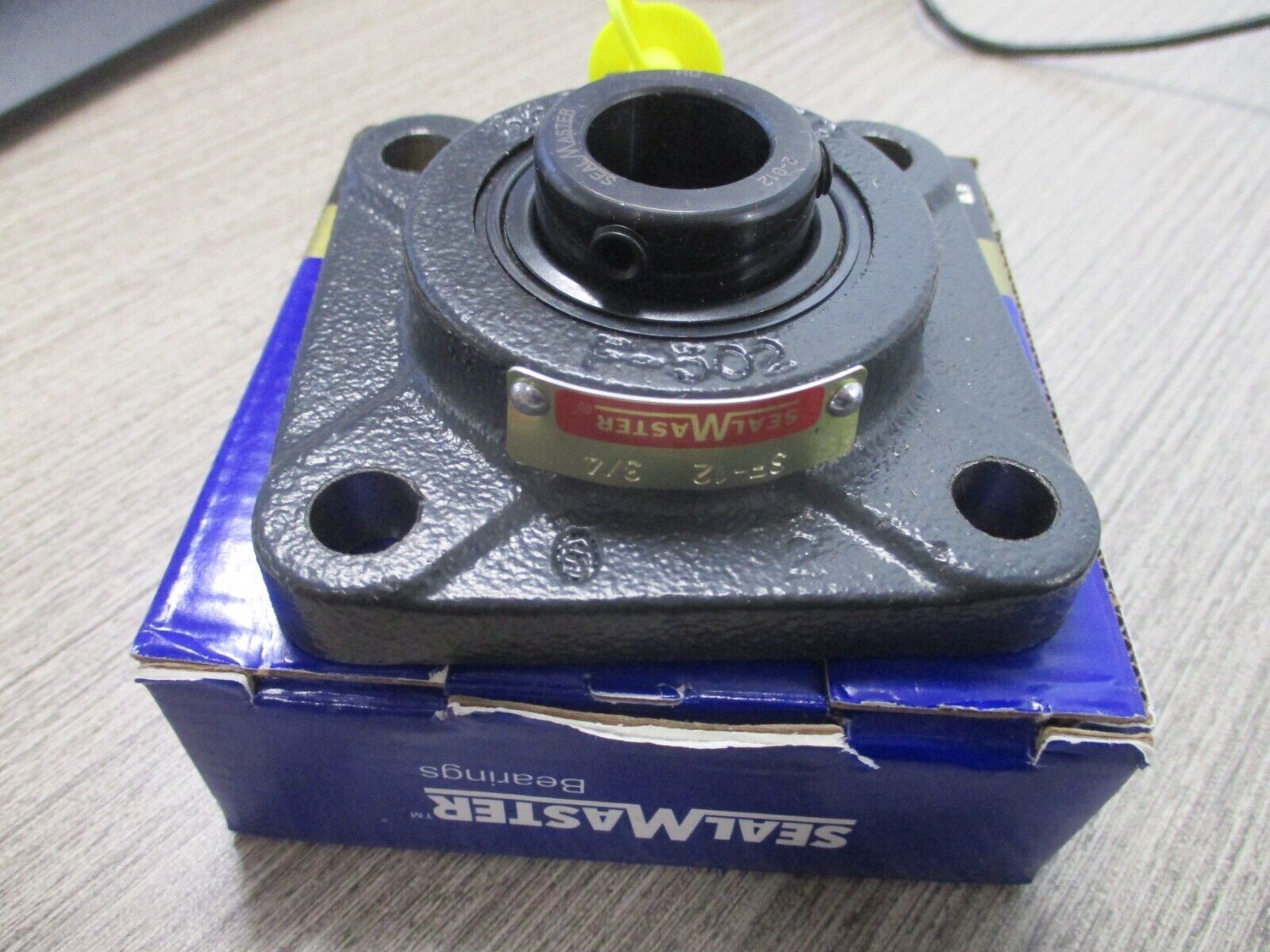 SealMaster Gold Line Flange Mount Bearing SF-12 3/4" New Surplus