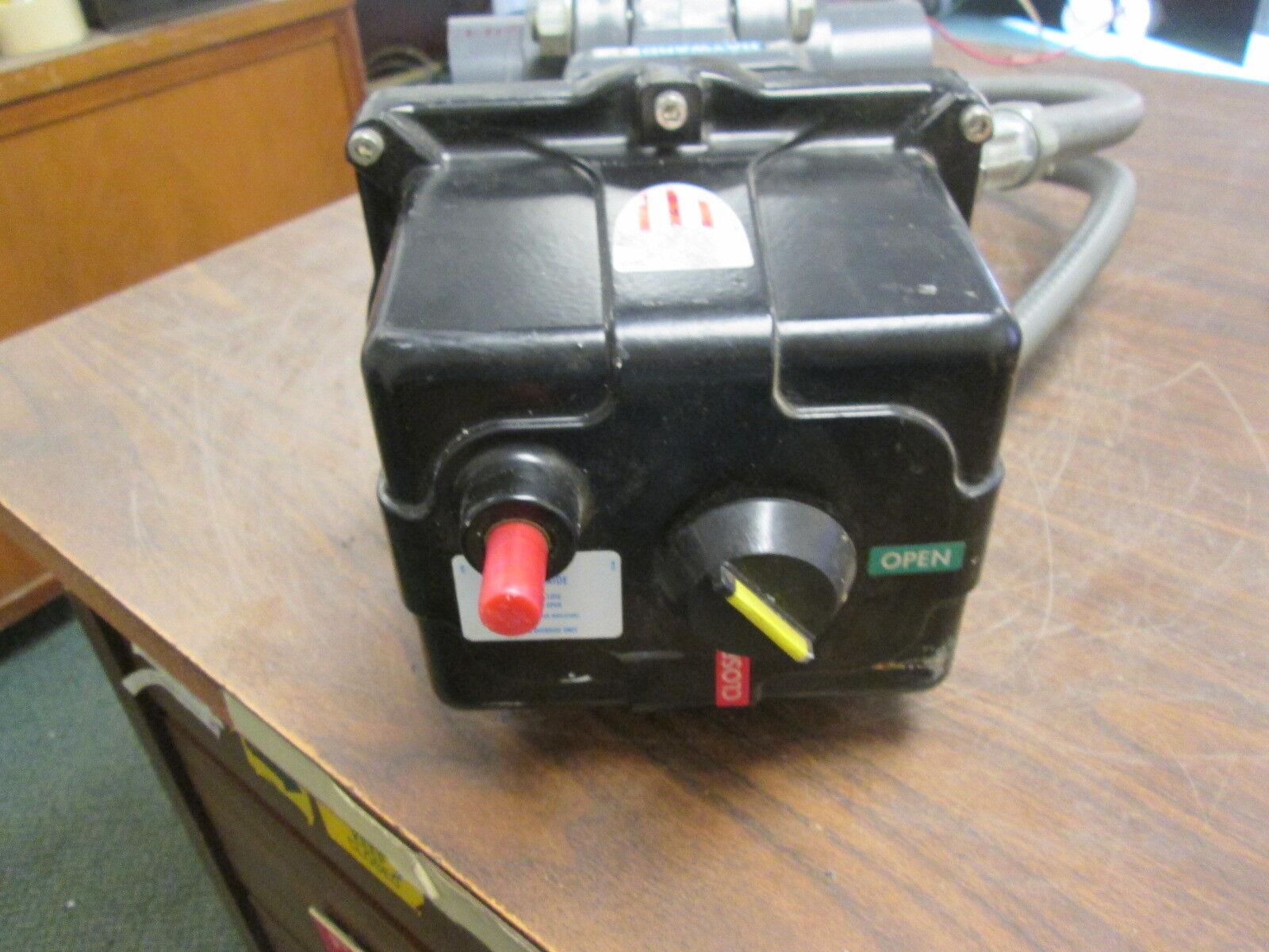 Hayward Actuating Butterfly Valve EVS3 KC2EX2 150PSI PVC Body 115V 0.3A Used