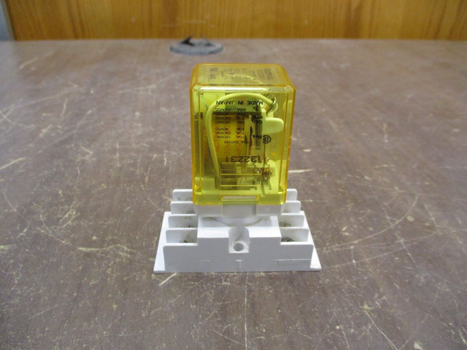 IDEC Relay RR2P-UL 120V Coil w/ Base *Lot of 3* Used