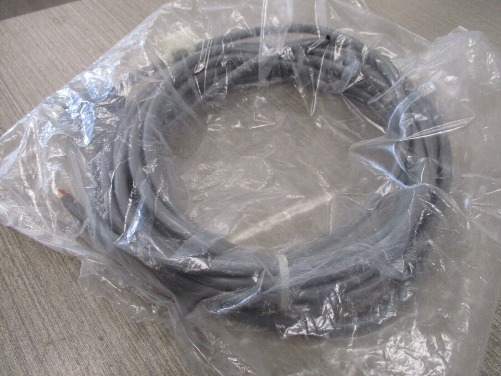 Paramount Electric Comm. Cable 2700582 *No Box* New Surplus