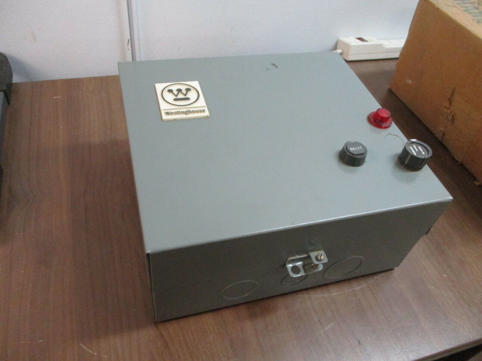 Westinghouse Enclosed Size 1 Starter B200J1CA-ALT 120V Coil Nema 12 Enclosure