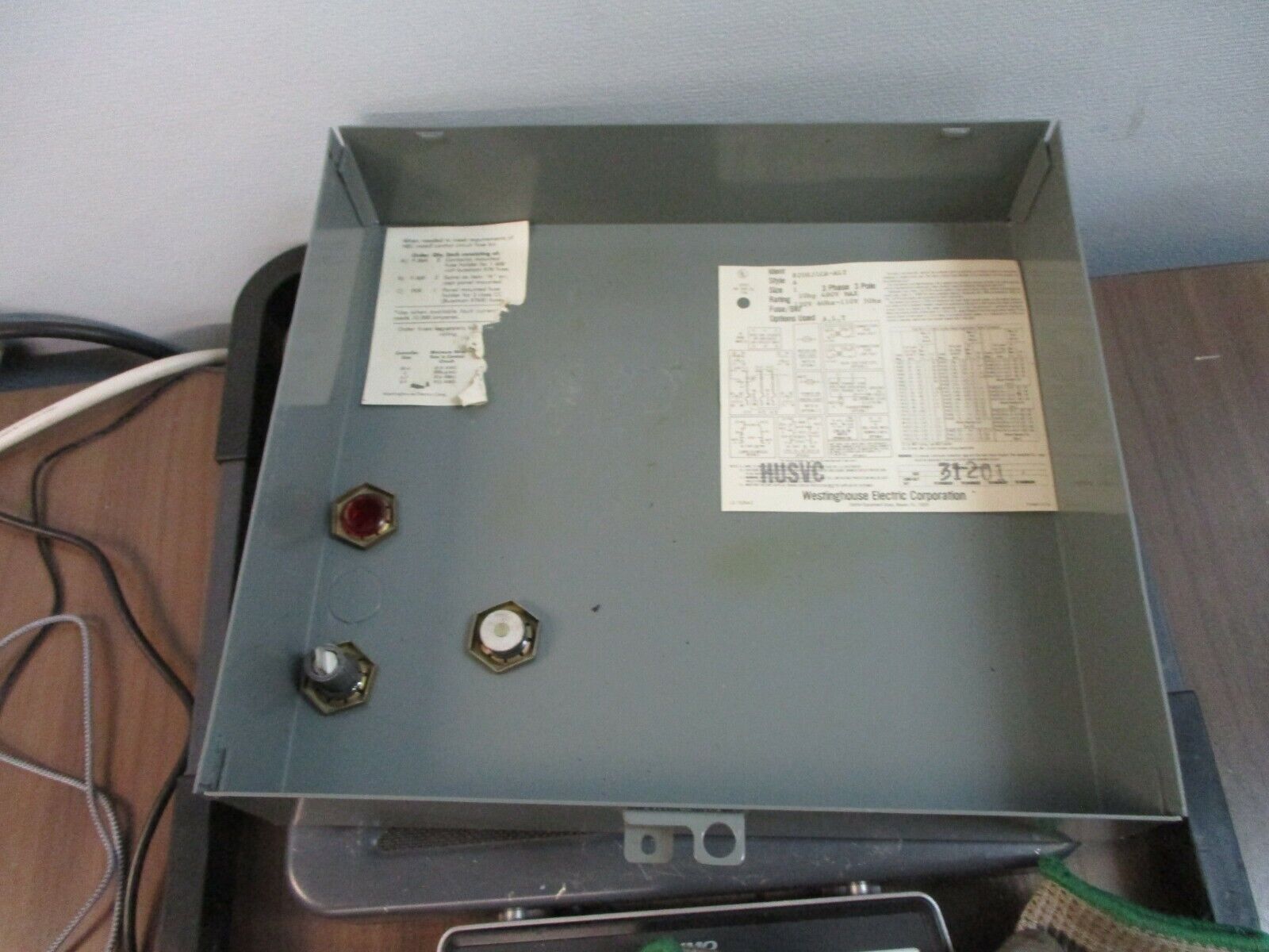 Westinghouse Enclosed Size 1 Starter B200J1CA-ALT 120V Coil Nema 12 Enclosure