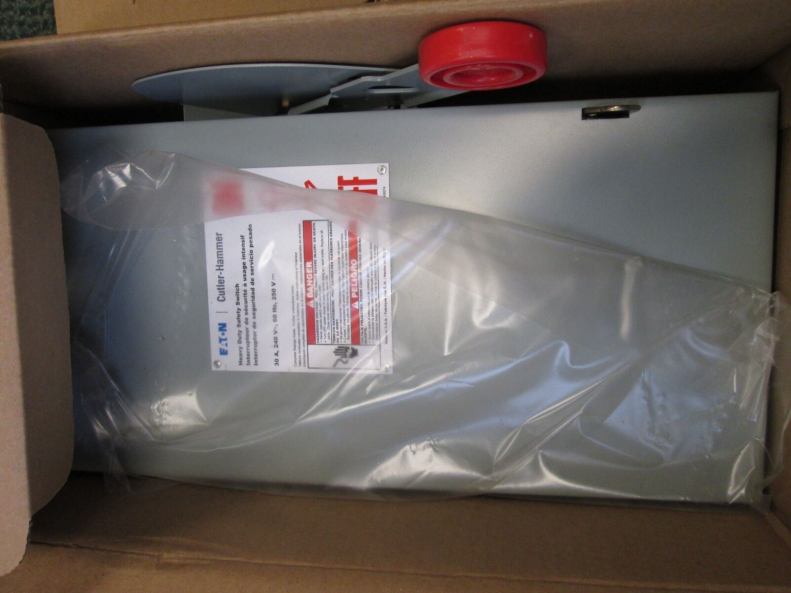 Cutler-Hammer Fusible Safety Switch DH321NGK 30A 240V 3P 4W New Surplus