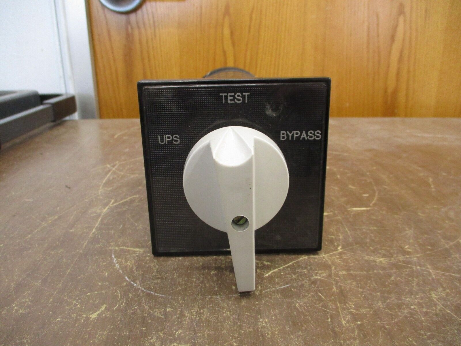 Entrelec Type I-80 UPS Bypass Rotary Switch 360 005 45 80A 600V Used