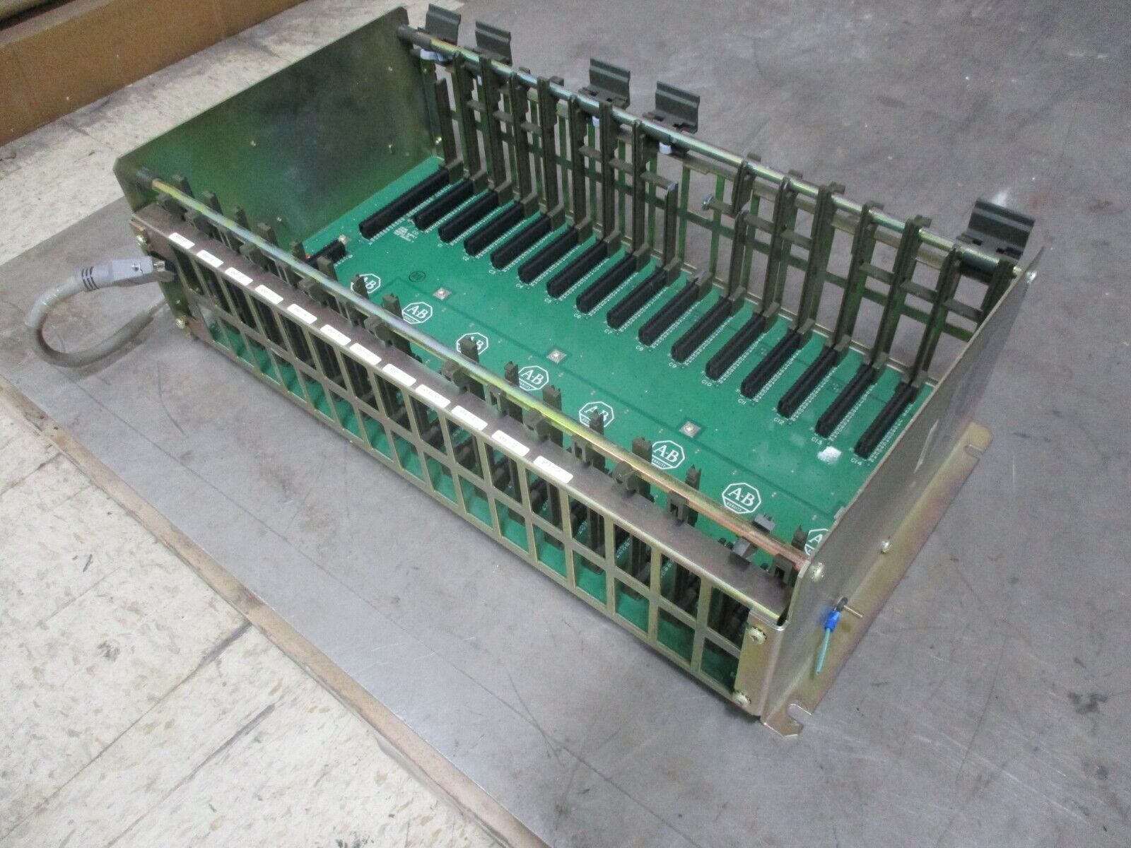 Allen-Bradley 16-Slot I/O Chassis 1771-A4B 5V 24A Used