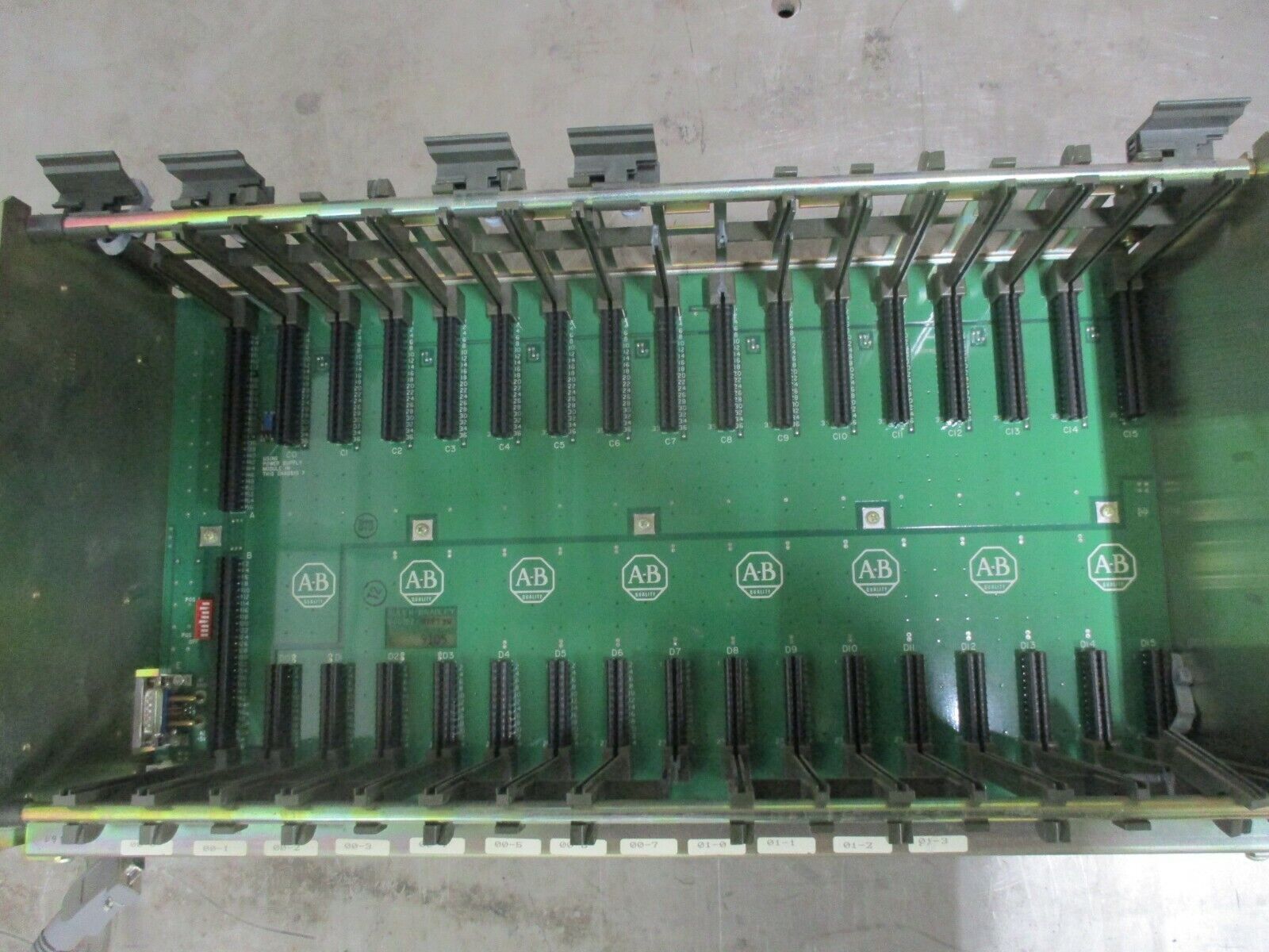 Allen-Bradley 16-Slot I/O Chassis 1771-A4B 5V 24A Used