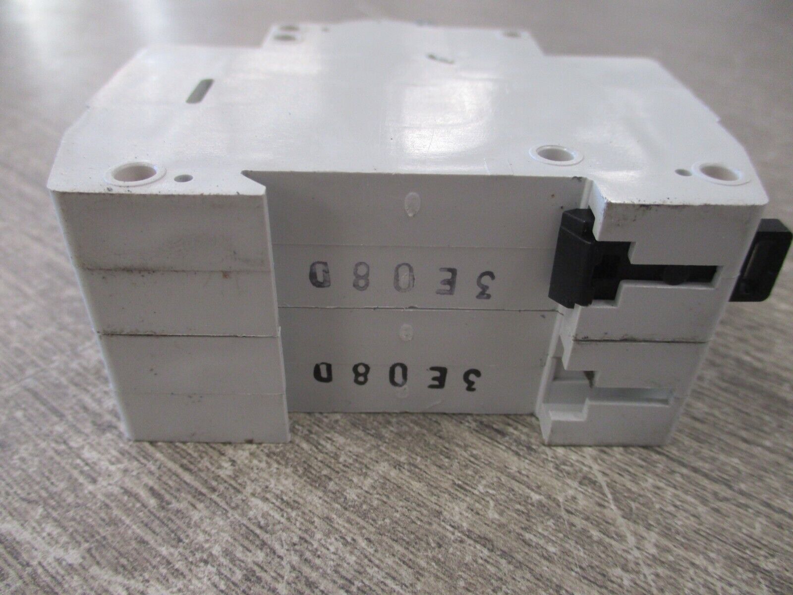 Eaton Circuit Breaker WMZS2D08 8A 277/480V 2P Used