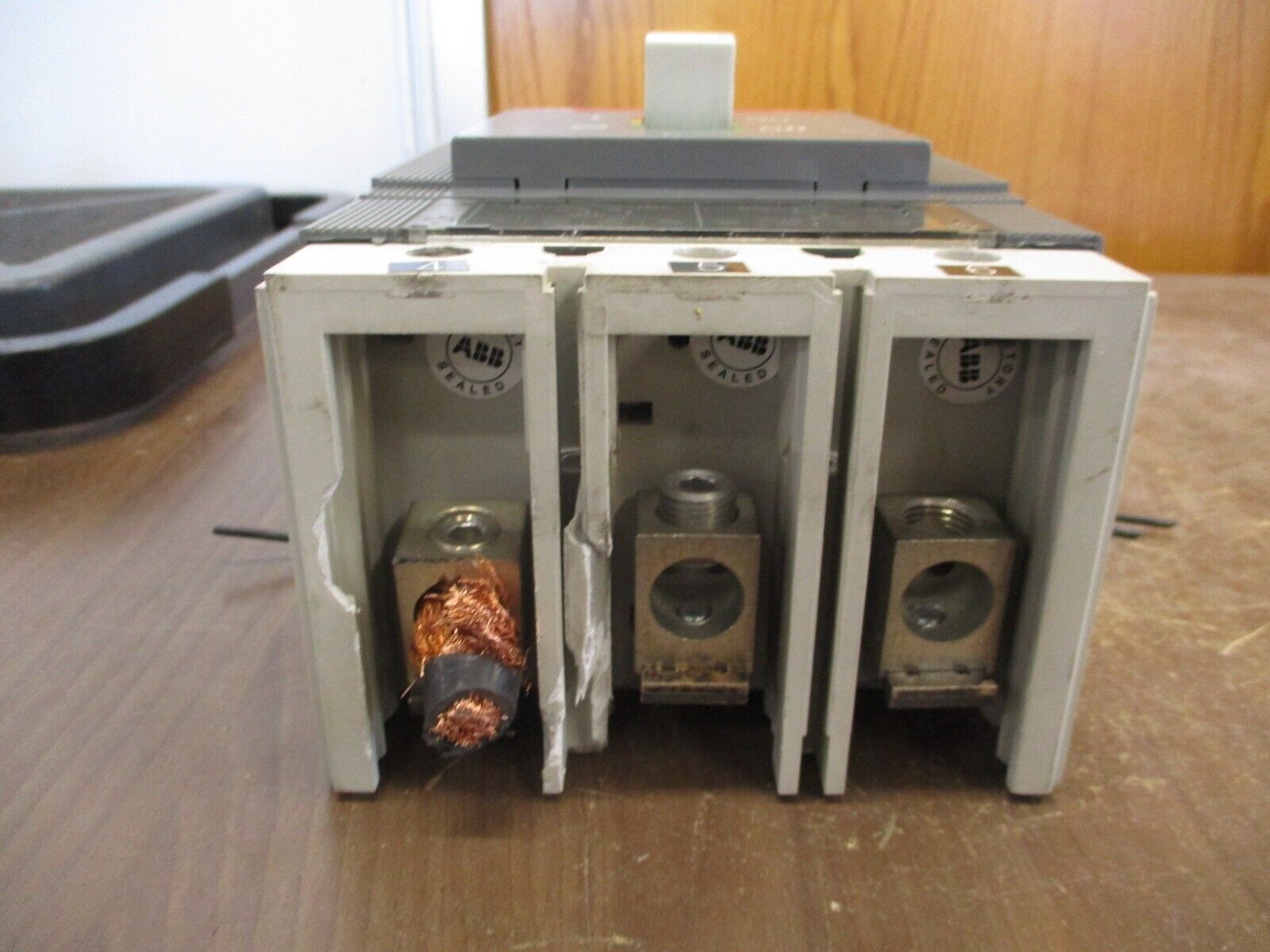 ABB SACE S5 Circuit Breaker S5N 300 300A 600V 2/24V Shunt Trip Used