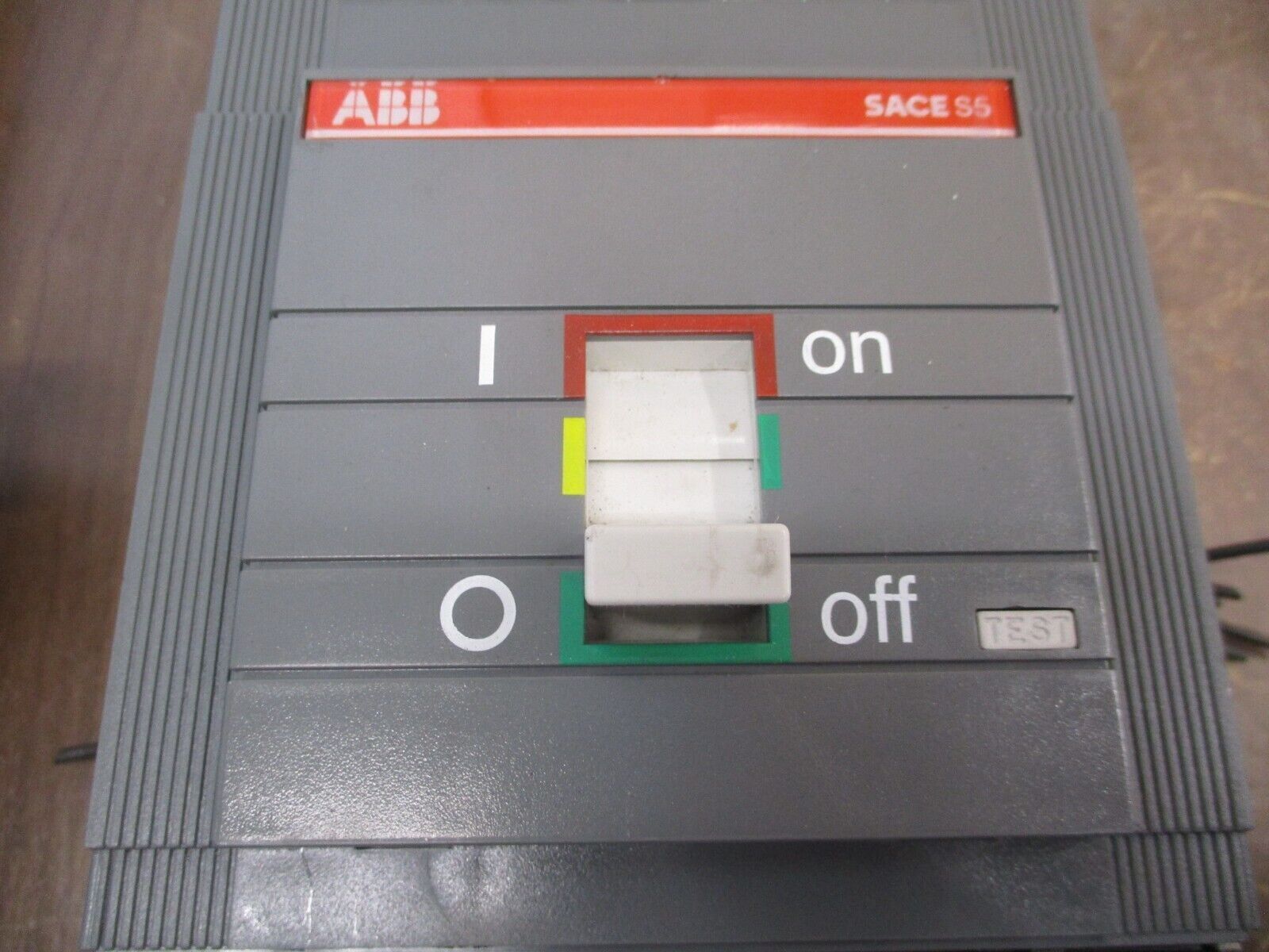 ABB SACE S5 Circuit Breaker S5N 300 300A 600V 2/24V Shunt Trip Used