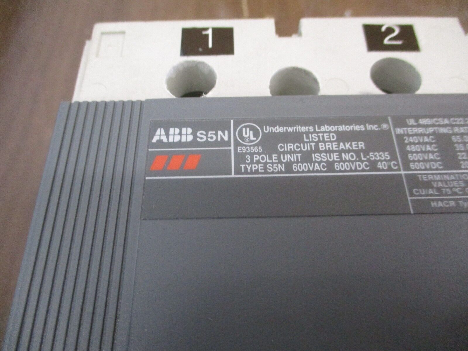 ABB SACE S5 Circuit Breaker S5N 300 300A 600V 2/24V Shunt Trip Used