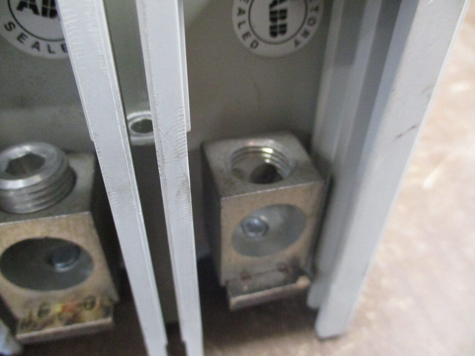 ABB SACE S5 Circuit Breaker S5N 300 300A 600V 2/24V Shunt Trip Used