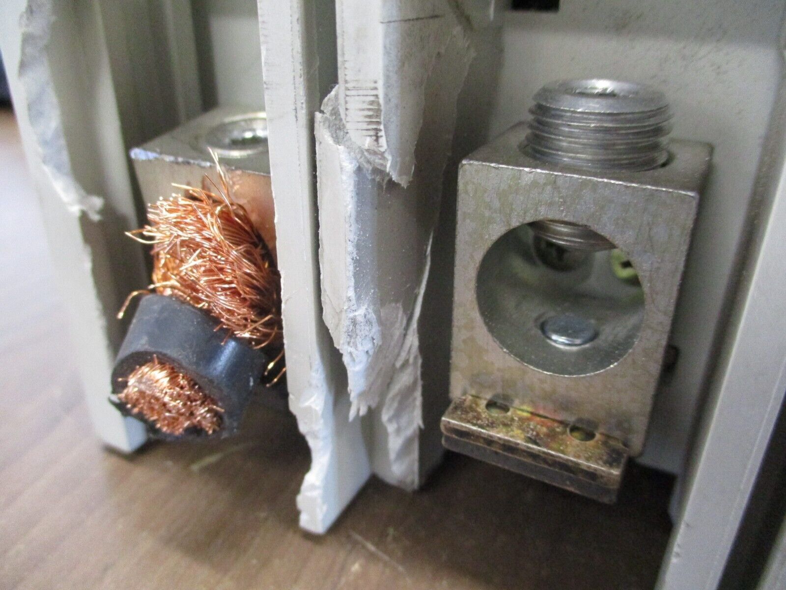 ABB SACE S5 Circuit Breaker S5N 300 300A 600V 2/24V Shunt Trip Used