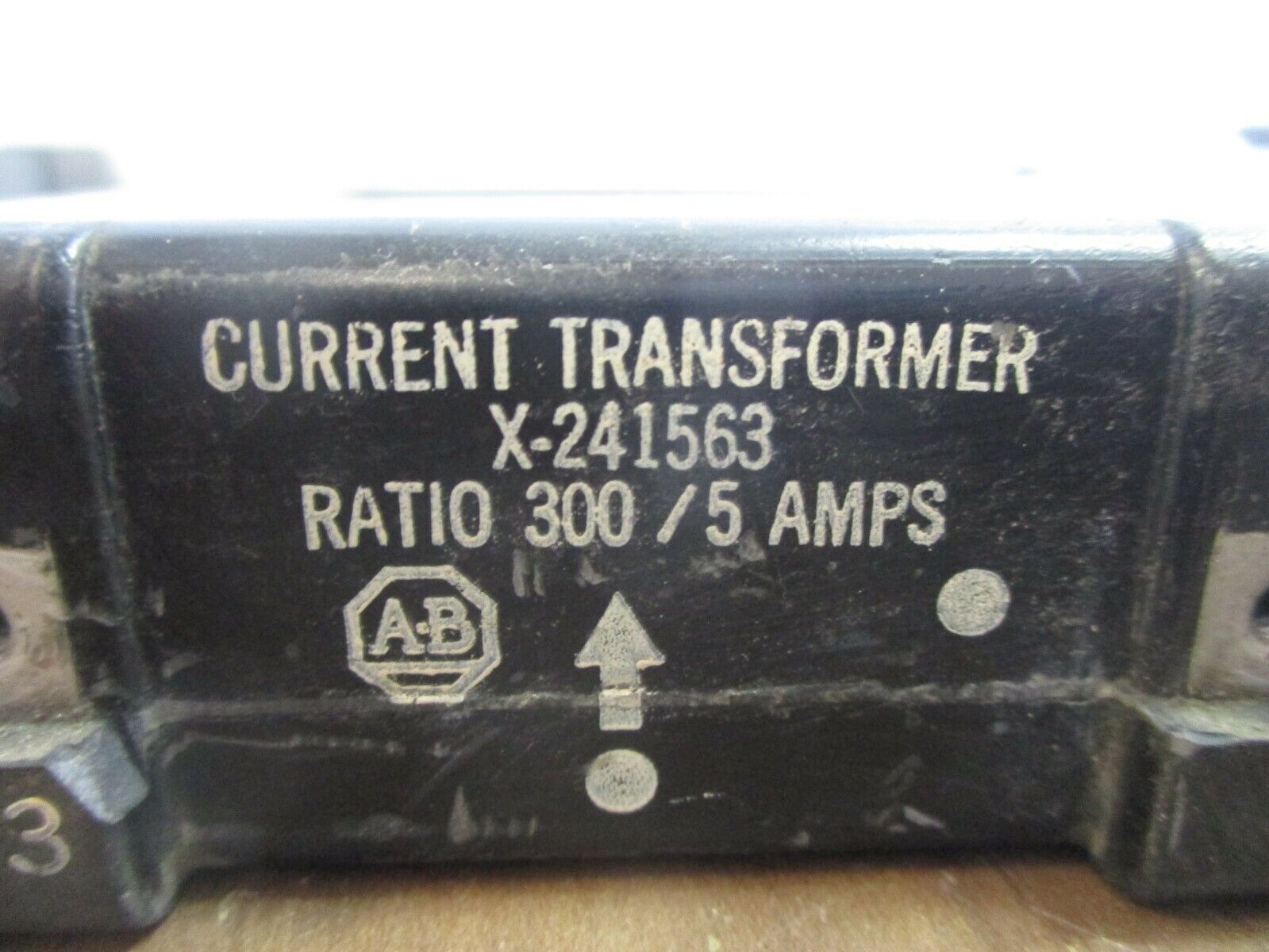 Square D Current Transformer X-241563 Ratio: 300:5A *No Terminal Screws* Used