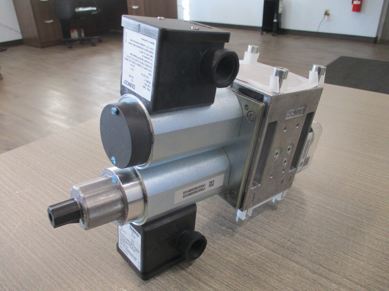 Dungs Dual Modular Valve 267082 DMV-DLE 703/624L 120VAC w/ POC V2 New Surplus