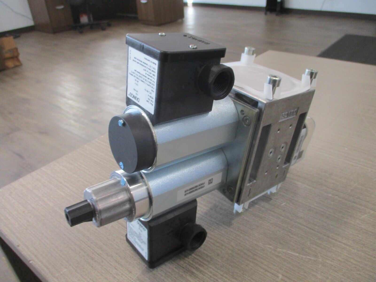 Dungs Dual Modular Valve 267082 DMV-DLE 703/624L 120VAC w/ POC V2 New Surplus