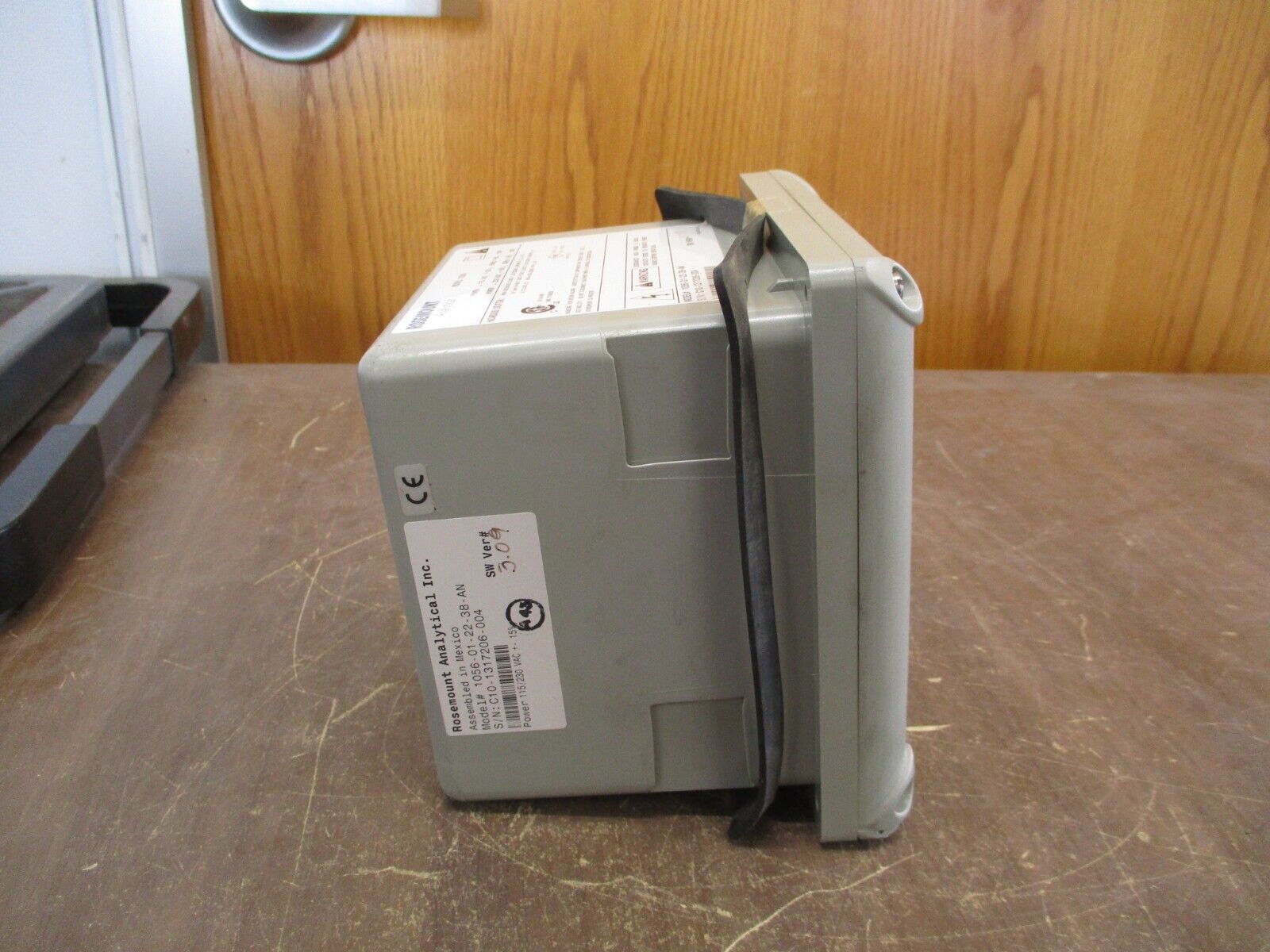 Rosemount Dual Input Analyzer 1056-01-22-38-AN 115/230V 50/60Hz Used