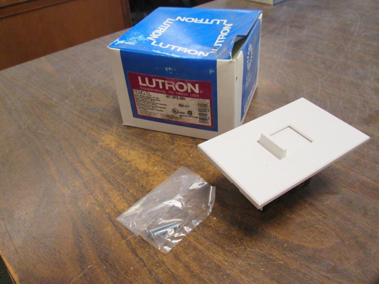 Lutron Nova T 3-Way General Purpose Switch NT-3PS-WH 20A 120/277V New Surplus