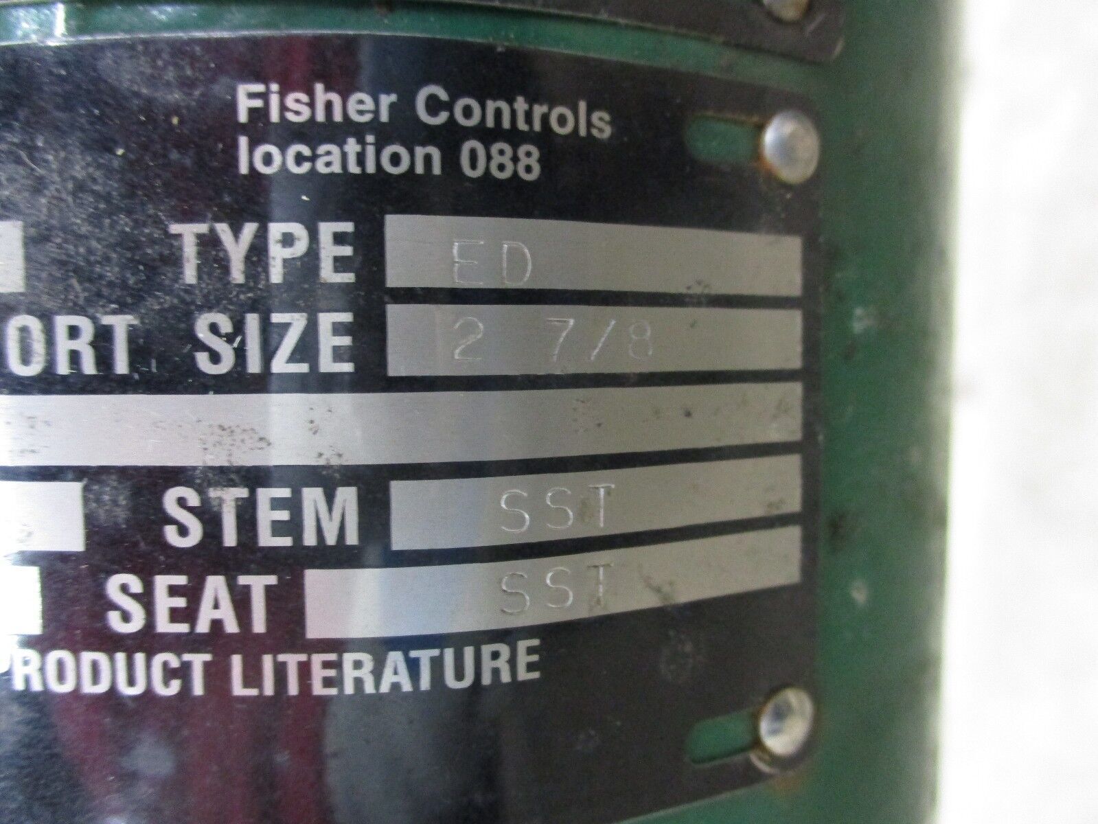 Fisher Diaphragm Control Valve w/ Positioner 667 / ED Used