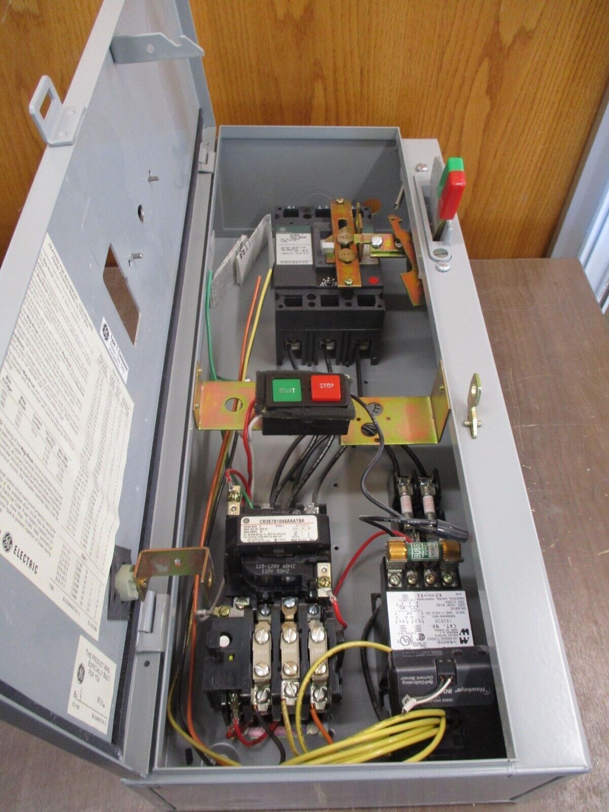 GE Size 0 Breaker Combination CR387B1046AAATBA 115-120V Coil 3A TEC36003 Breaker