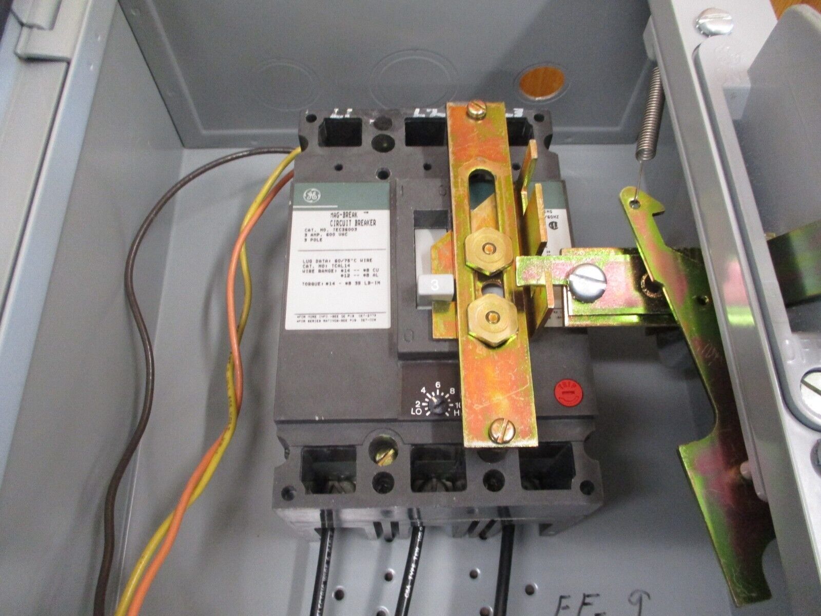 GE Size 0 Breaker Combination CR387B1046AAATBA 115-120V Coil 3A TEC36003 Breaker