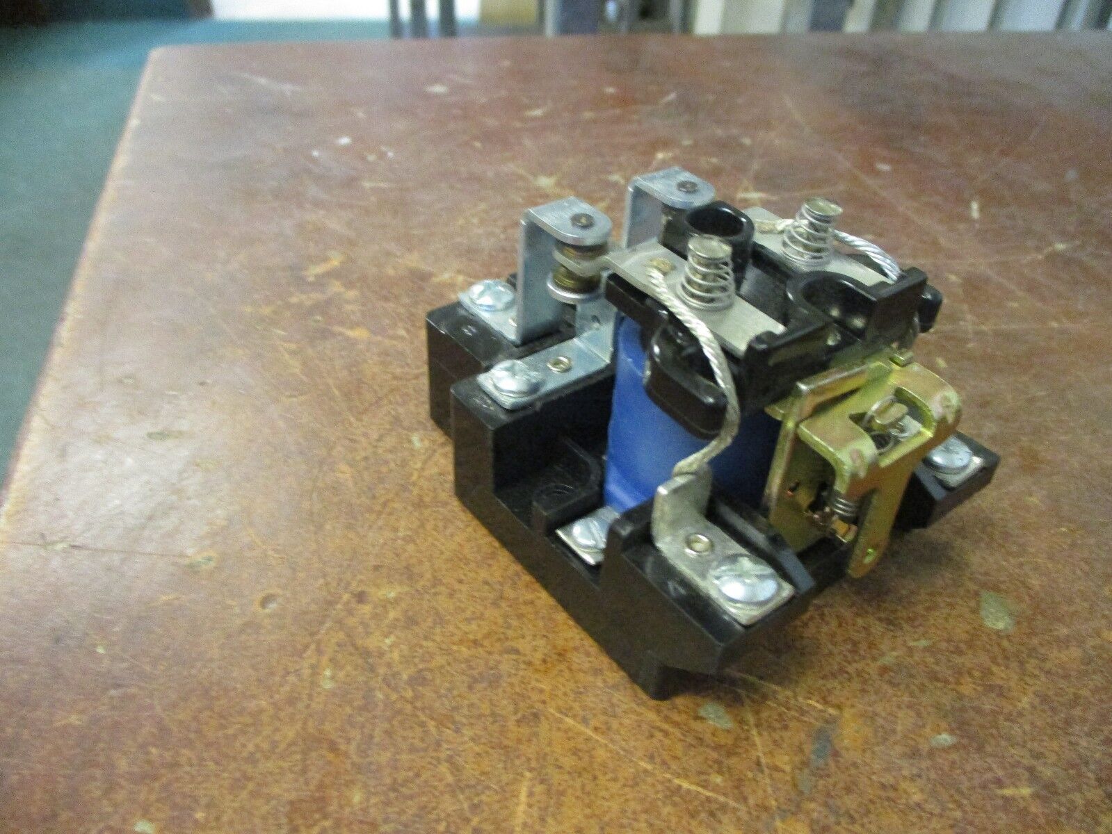 Deltrol Controls Relay 900DPDT20041-84 240VAC 30A Used