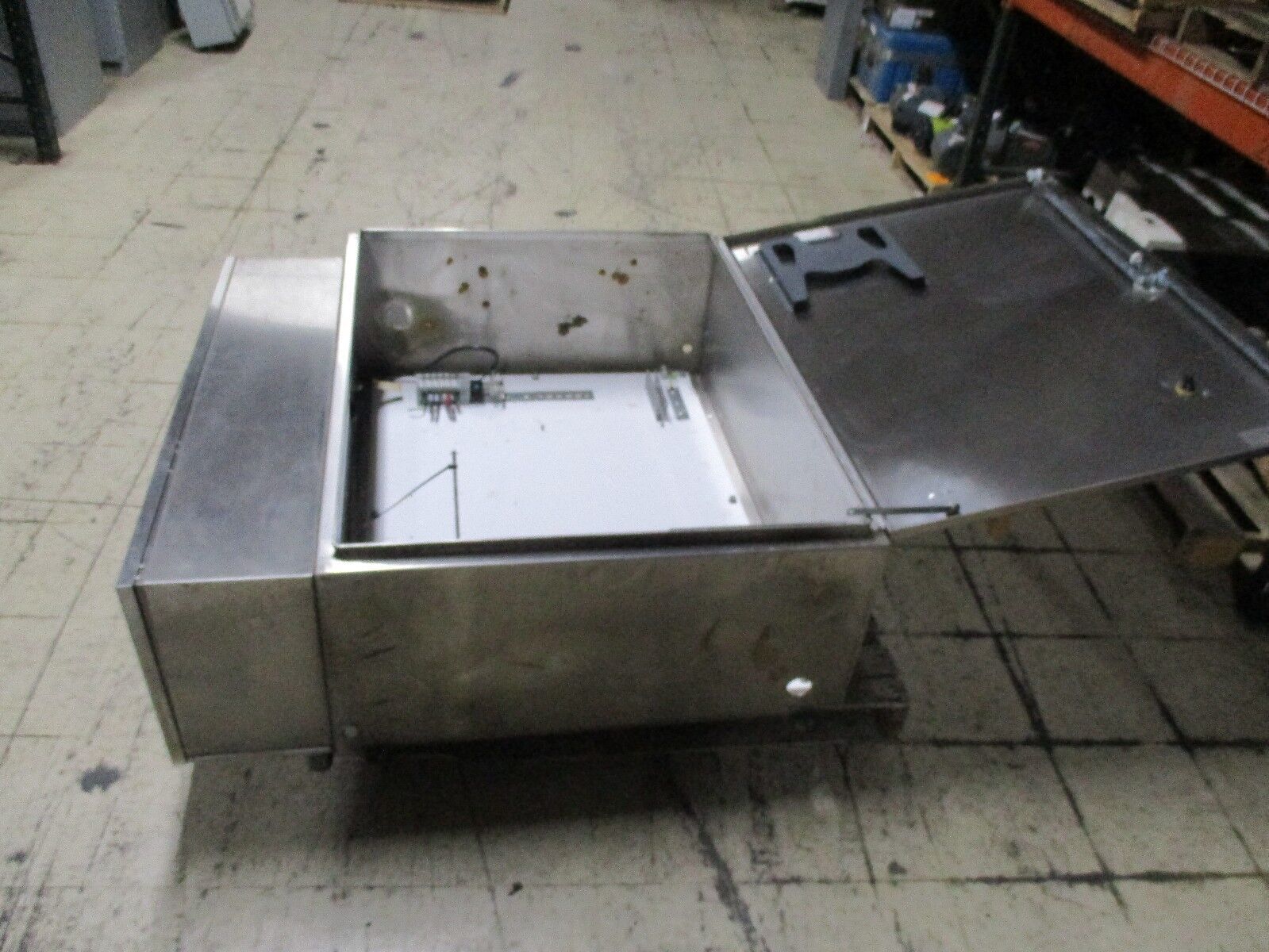 Hoffman / McLean Stainless Steel Enclosure w/ Air Conditioner A48H3616SSGLP3PT