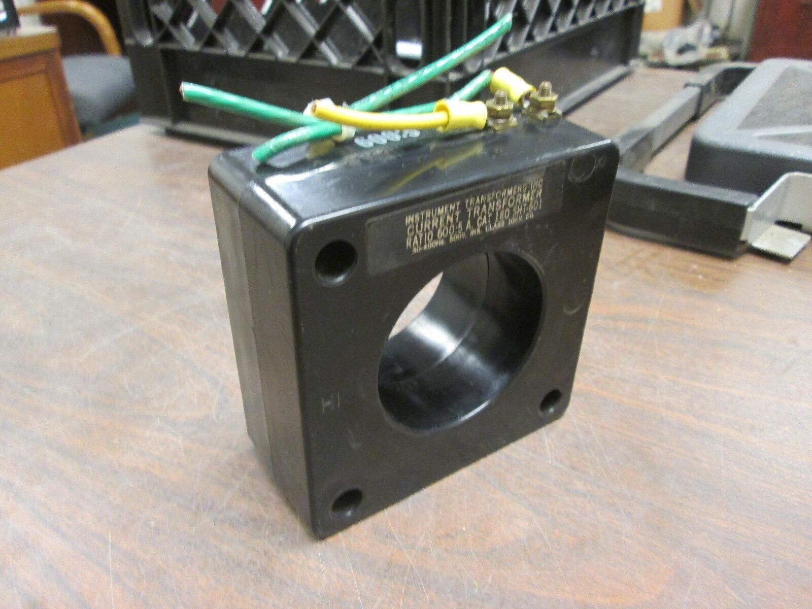 Instrument Transformers Current Transformer 180 SHT-601 Ratio 600:5A 600V Used